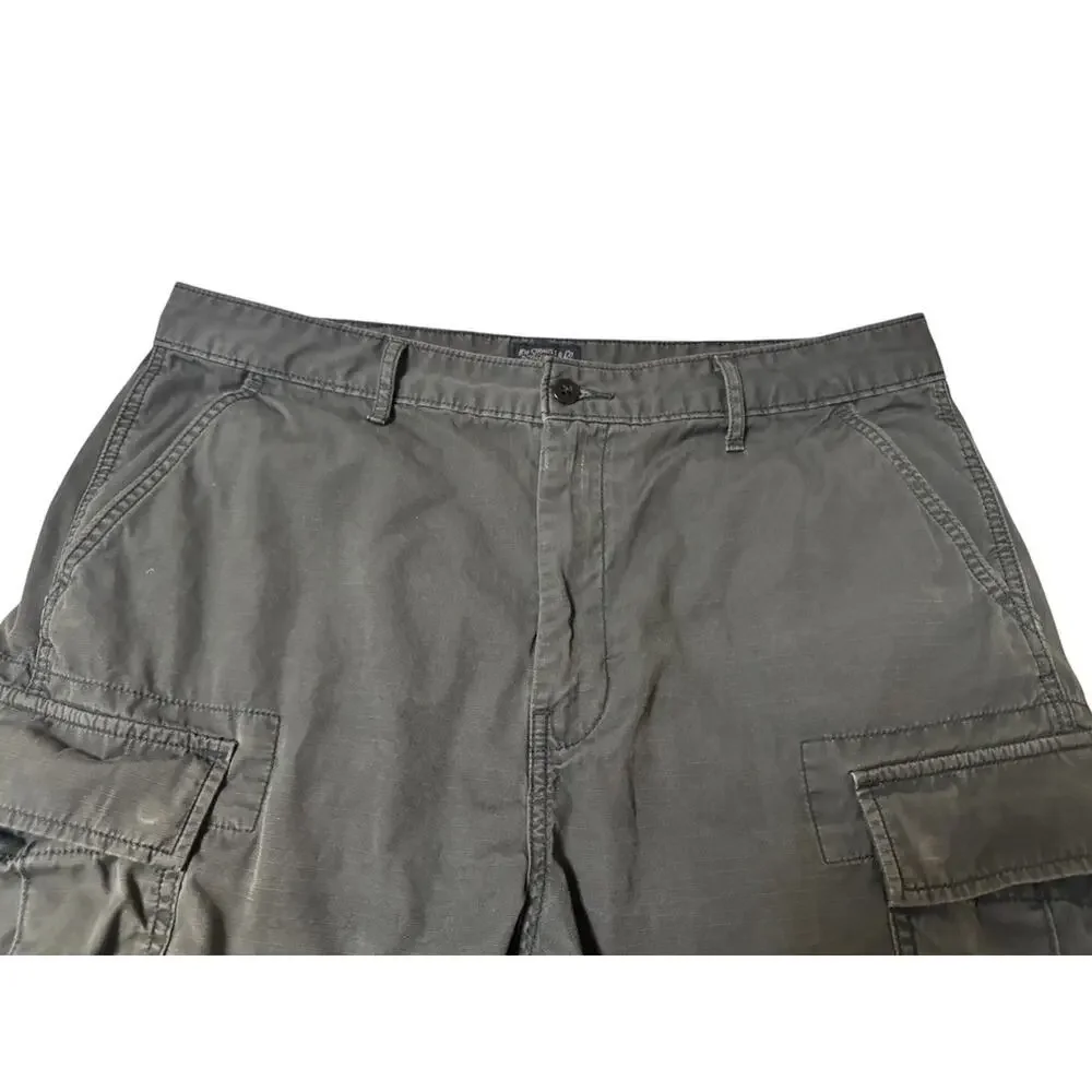 Levi’s Carrier Cargo Shorts Men’s Size 36 Gray Ripstop Cargo Shorts Preowned